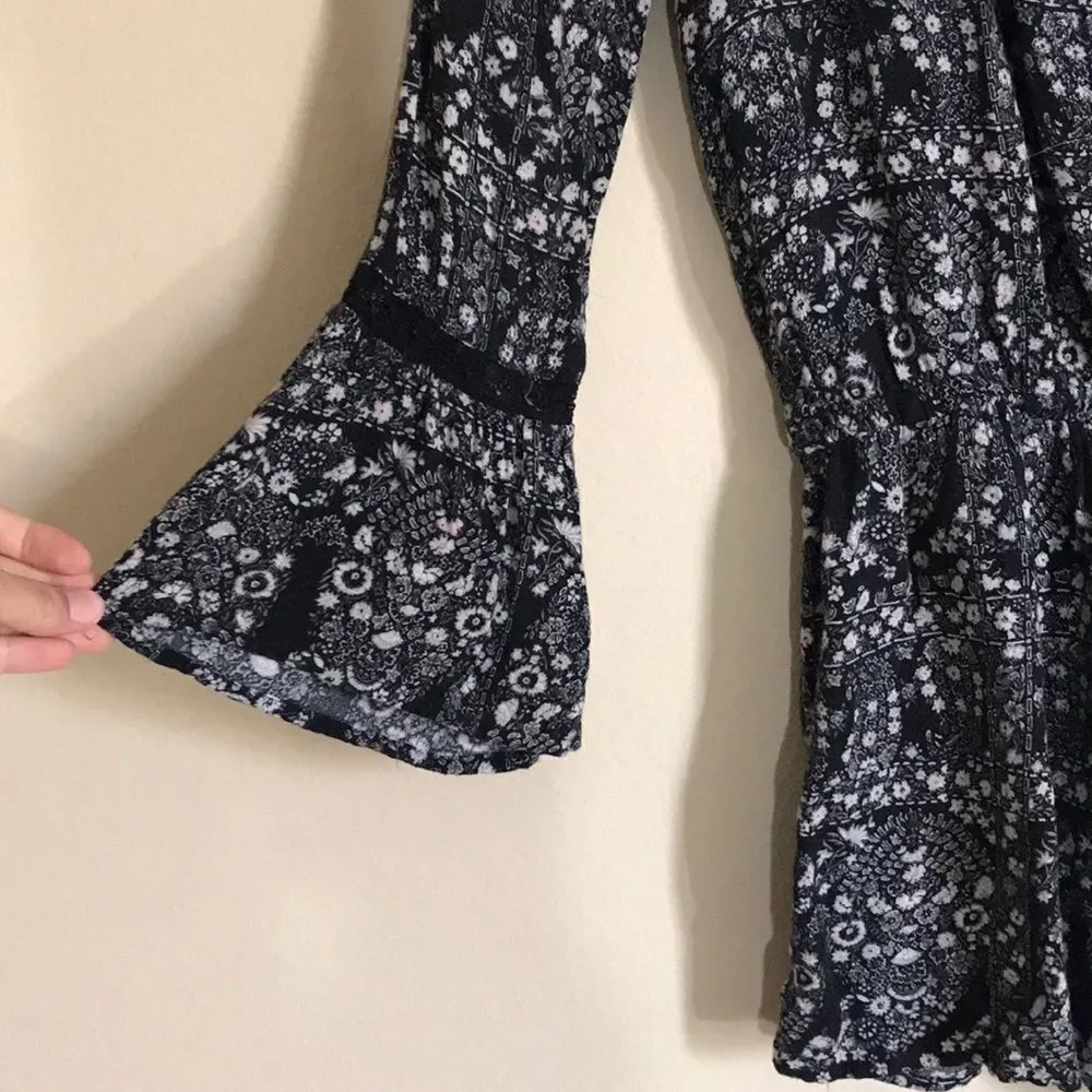 American Eagle Outfitters length sleeves